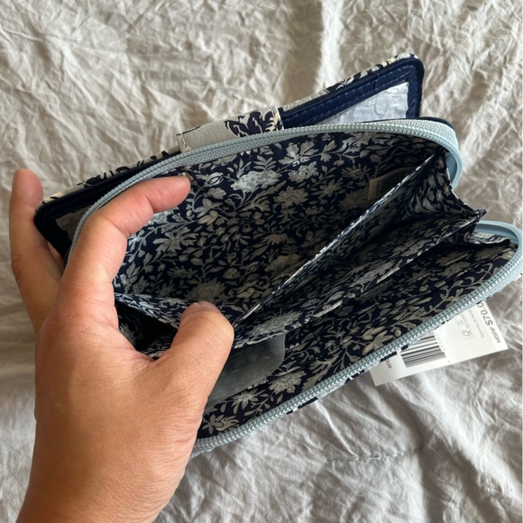 Vera Bradley RFID Turnlock Wallet - Perennials Gray - Picture 14 of 14